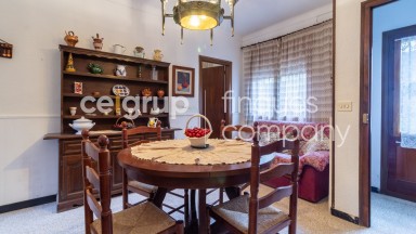 House for sale of ground floor and flat with garden, in Agullana