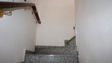 Casa adosada en venta, de 5 habitaciones, con jardin privado, en Vilafant. 