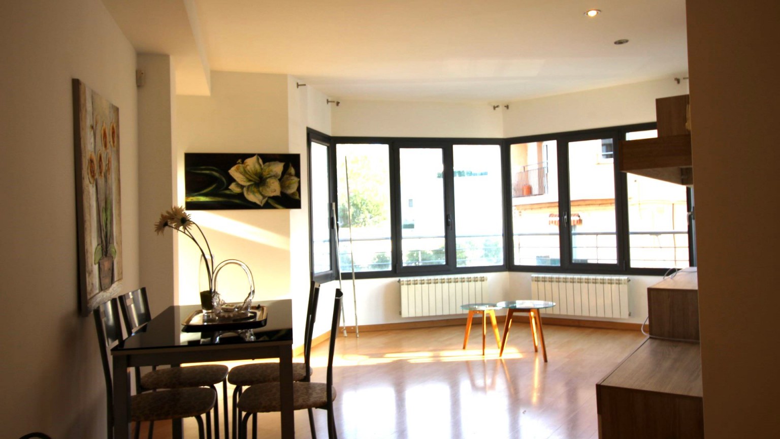 Apartment for sale, 3 bedrooms with parking included, Creu de la mà area.