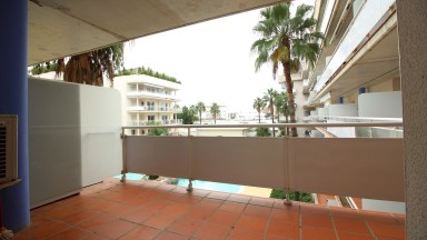 Apartament en venda, amb piscina comunitària, zona Sta. Margarita a Roses