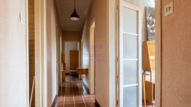 Flat for sale located in the Eixample area of ​​Girona.