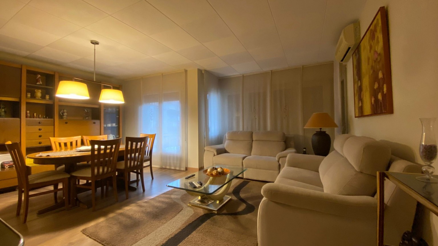 Spacious and bright apartment for rent, Eixample area