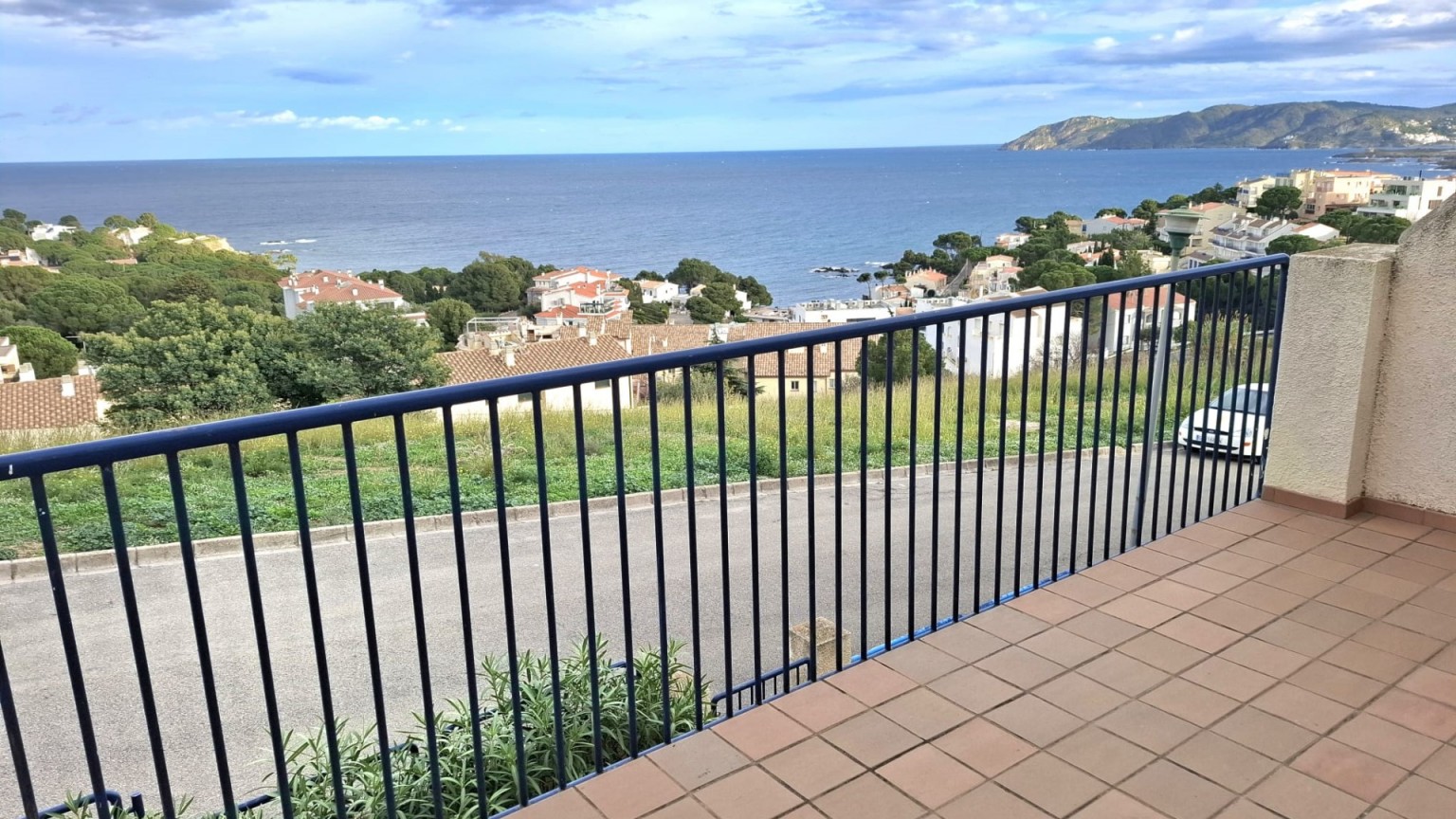 Apartamento en alquiler con terraza y vista al mar en La Coma