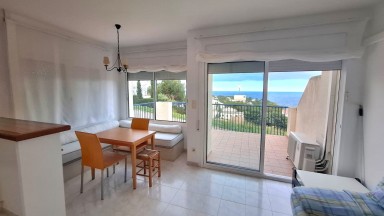 Apartamento en alquiler con terraza y vista al mar en La Coma