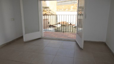 Semi-detached house for sale, with patio, Culubret area of Figueres