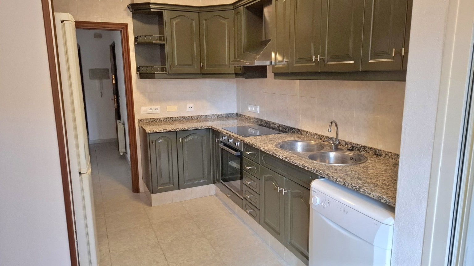 Bonito apartamento en alquiler en Palau-Saverdera