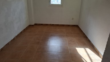 Bonito apartamento en alquiler en Palau-Saverdera