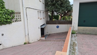 Closed garage for sale in La Farella