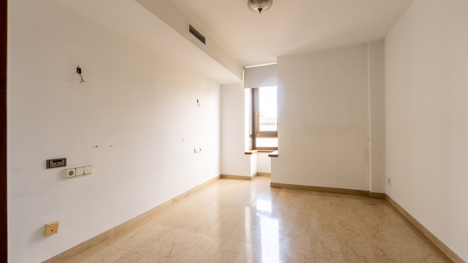 Piso en venta muy céntrico con 2 plazas de aparcamiento incluidas