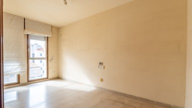 Piso en venta muy céntrico con 2 plazas de aparcamiento incluidas