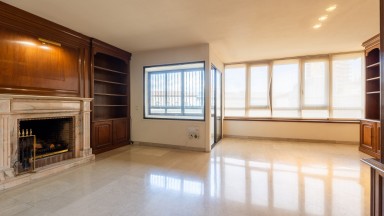 Piso en venta muy céntrico con 2 plazas de aparcamiento incluidas