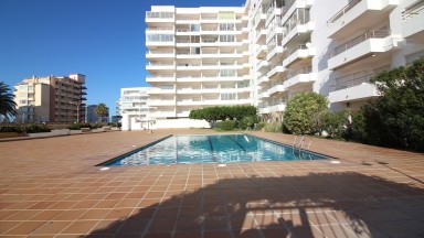 SUNNY APARTMENT IN FRONT OF THE SEA