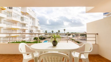 SUNNY APARTMENT IN FRONT OF THE SEA