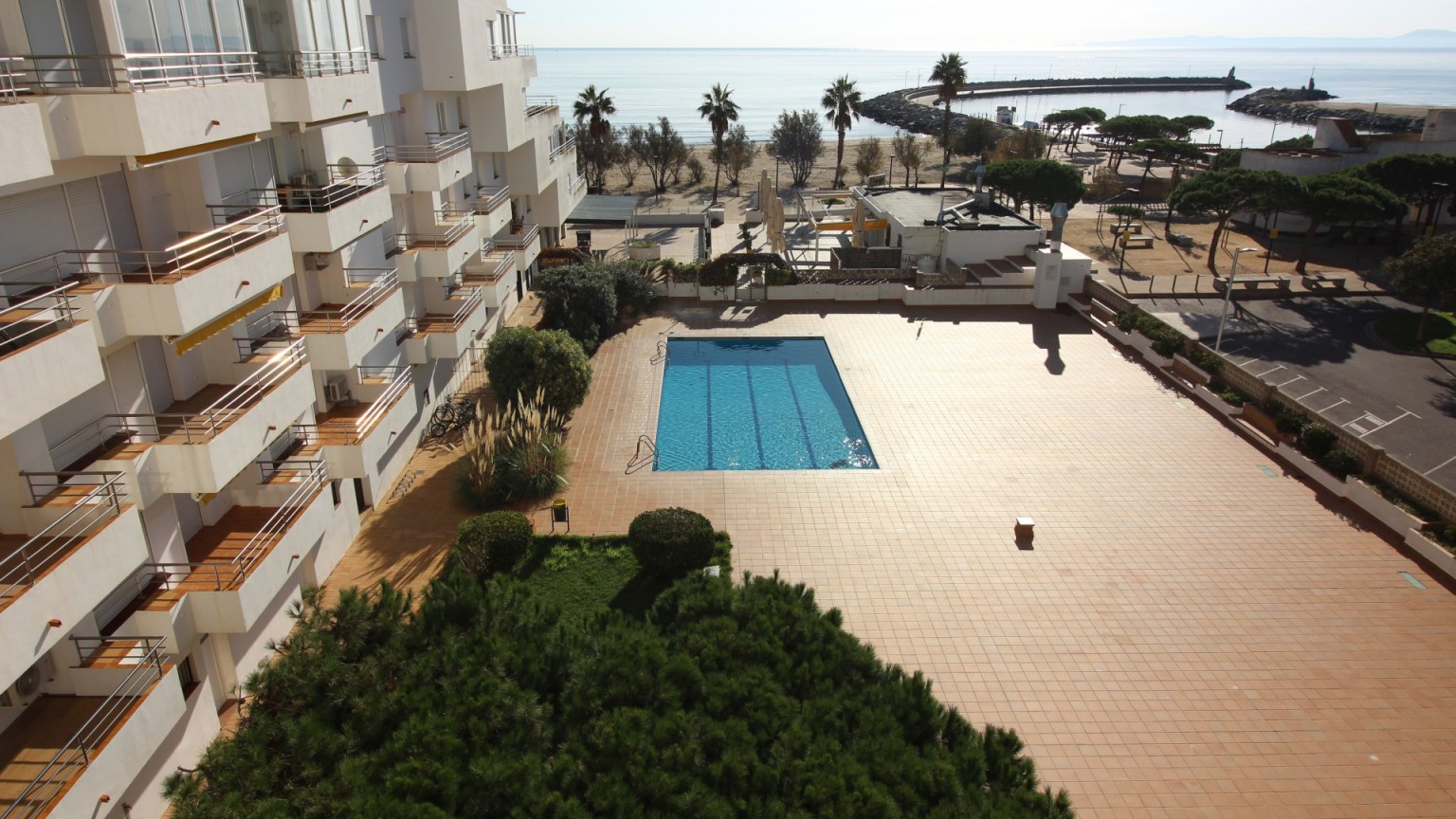 Apartament in first line of the sea 