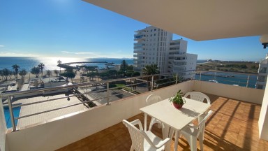 Apartament a primera linea de mar amb espectaculars vistes