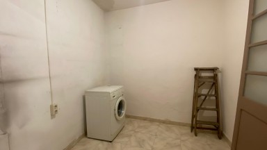 Local en Figueres de 62m2 con 3 despachos.