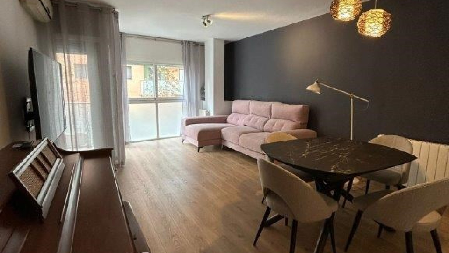 LOCATION SAISONNIÈRE!! Appartement situé à La Devesa à Gérone