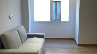 Central and renovated apartment in Roses with two bedrooms, furnished.