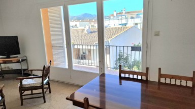 Apartment for sale at El Port de Llançà, very sunny