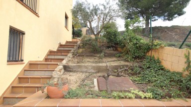 Semi-detached house for sale with garden, in Vilamaniscle