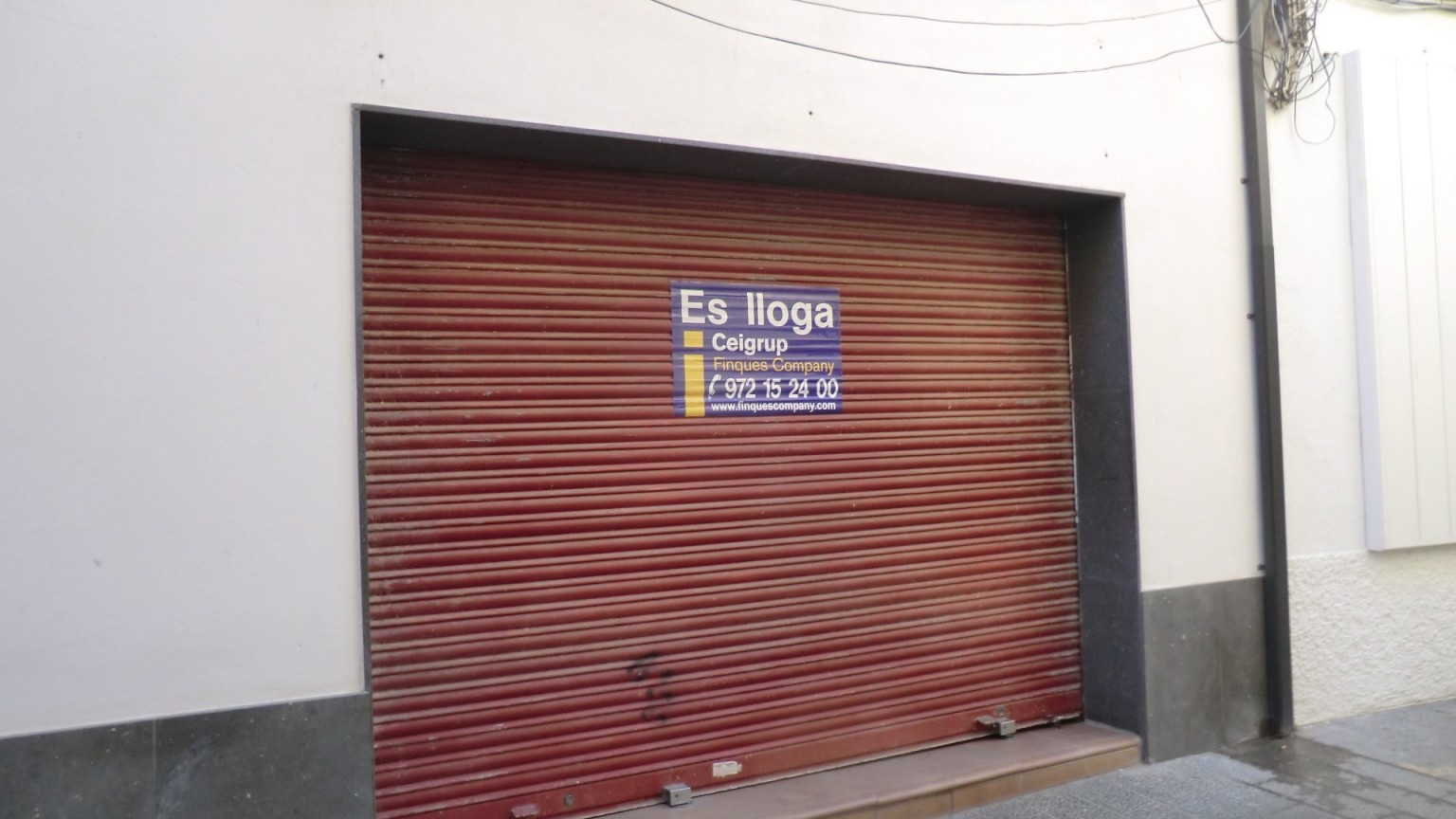 Local comercial en alquiler, situado en el centro de Roses de 162 m².