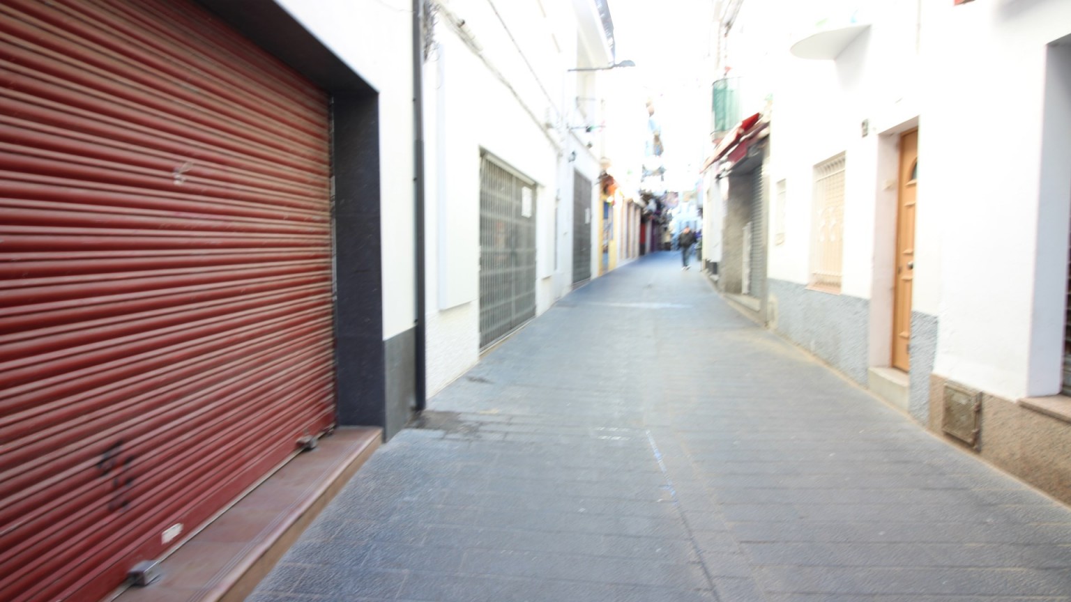 Local commercial à louer, situé dans le centre de Roses de 162 m².