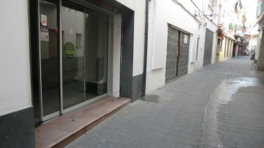 Commercial premises for rent, located  in the center of Roses of 162 m².