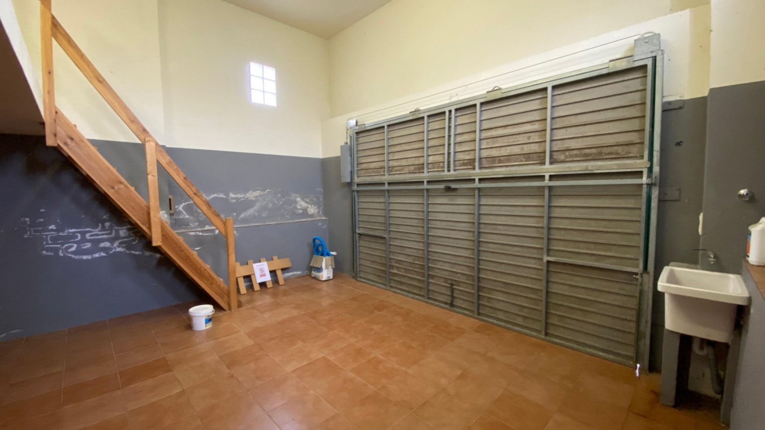 Maison individuelle à louer à Sant Llorenç de la Muga de 4 chambres, jardin et piscine.