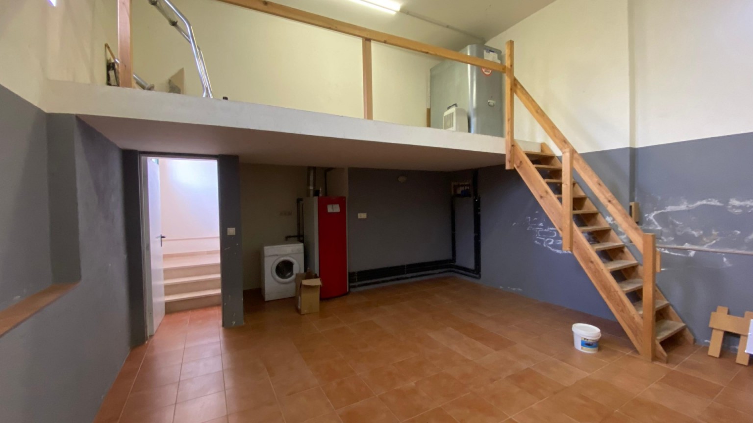 Maison individuelle à louer à Sant Llorenç de la Muga de 4 chambres, jardin et piscine.