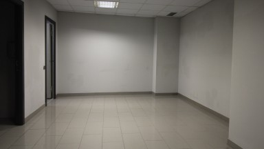 Local en venta, ideal uso comercial u oficinas, zona Creu de la mà, en Figueres