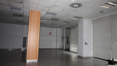 Local en venta, ideal uso comercial u oficinas, zona Creu de la mà, en Figueres