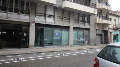 Local en venta, ideal uso comercial u oficinas, zona Creu de la mà, en Figueres