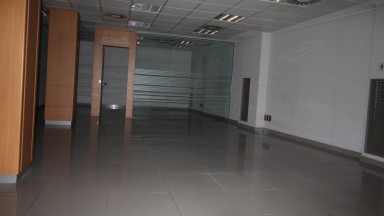 Local en venta, ideal uso comercial u oficinas, zona Creu de la mà, en Figueres