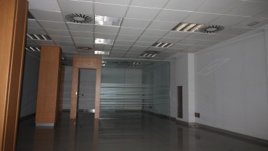 Local en venta, ideal uso comercial u oficinas, zona Creu de la mà, en Figueres