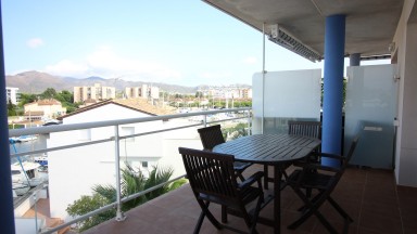 Appartement à la vente,  avec deux chambres, piscine et parking communautaire.