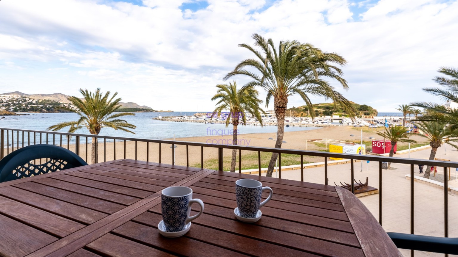 Fantàstic apartament en venda a primera línia del Port de Llançà