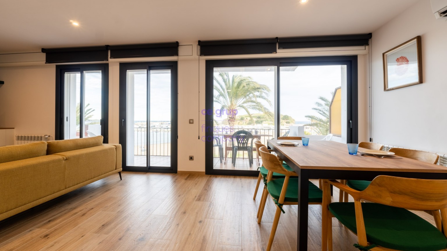 Fantàstic apartament en venda a primera línia del Port de Llançà