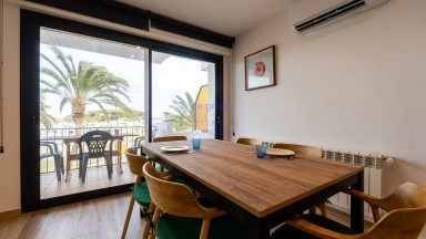 Fantàstic apartament en venda a primera línia del Port de Llançà