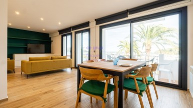 Fantàstic apartament en venda a primera línia del Port de Llançà