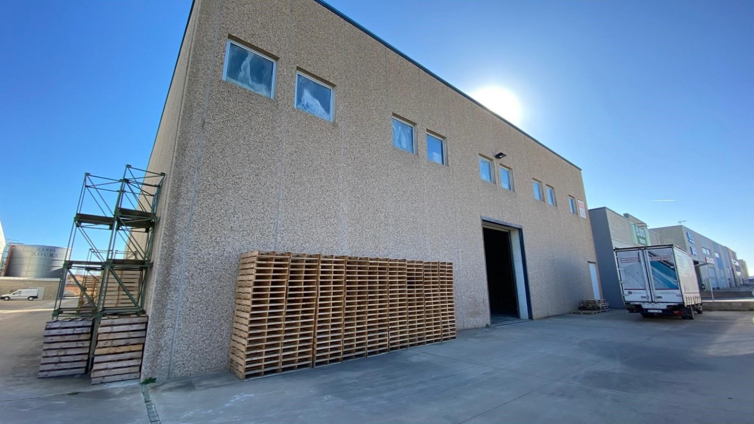 Bâtiment industriel à louer sur le site de la foire de Figueres